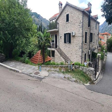 Villa Andrea Apartments With Parking Kotor Exterior photo