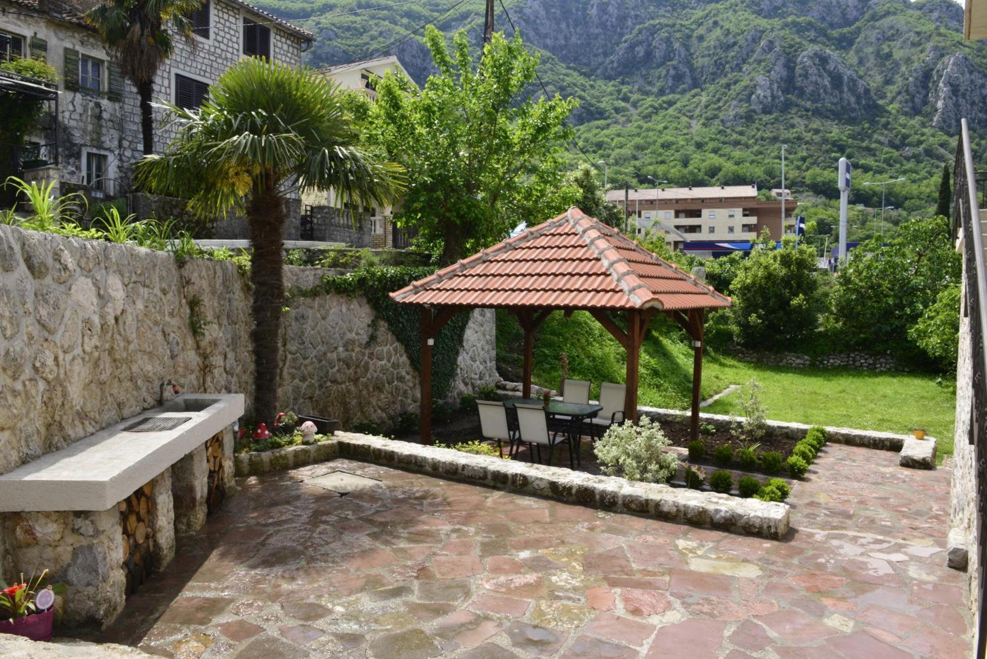 Villa Andrea Apartments With Parking Kotor Exterior photo