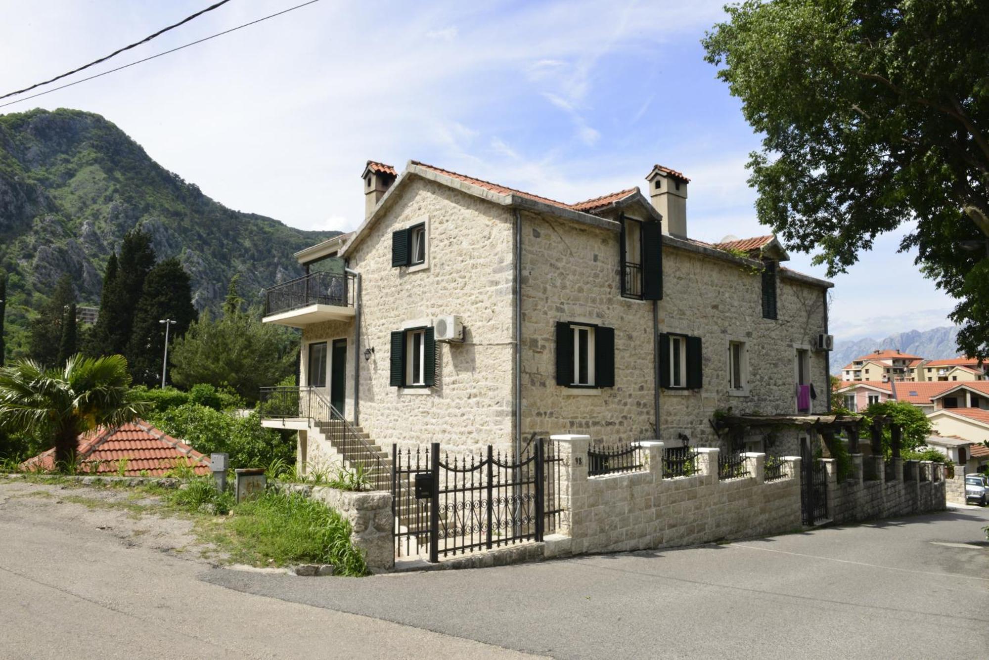 Villa Andrea Apartments With Parking Kotor Exterior photo