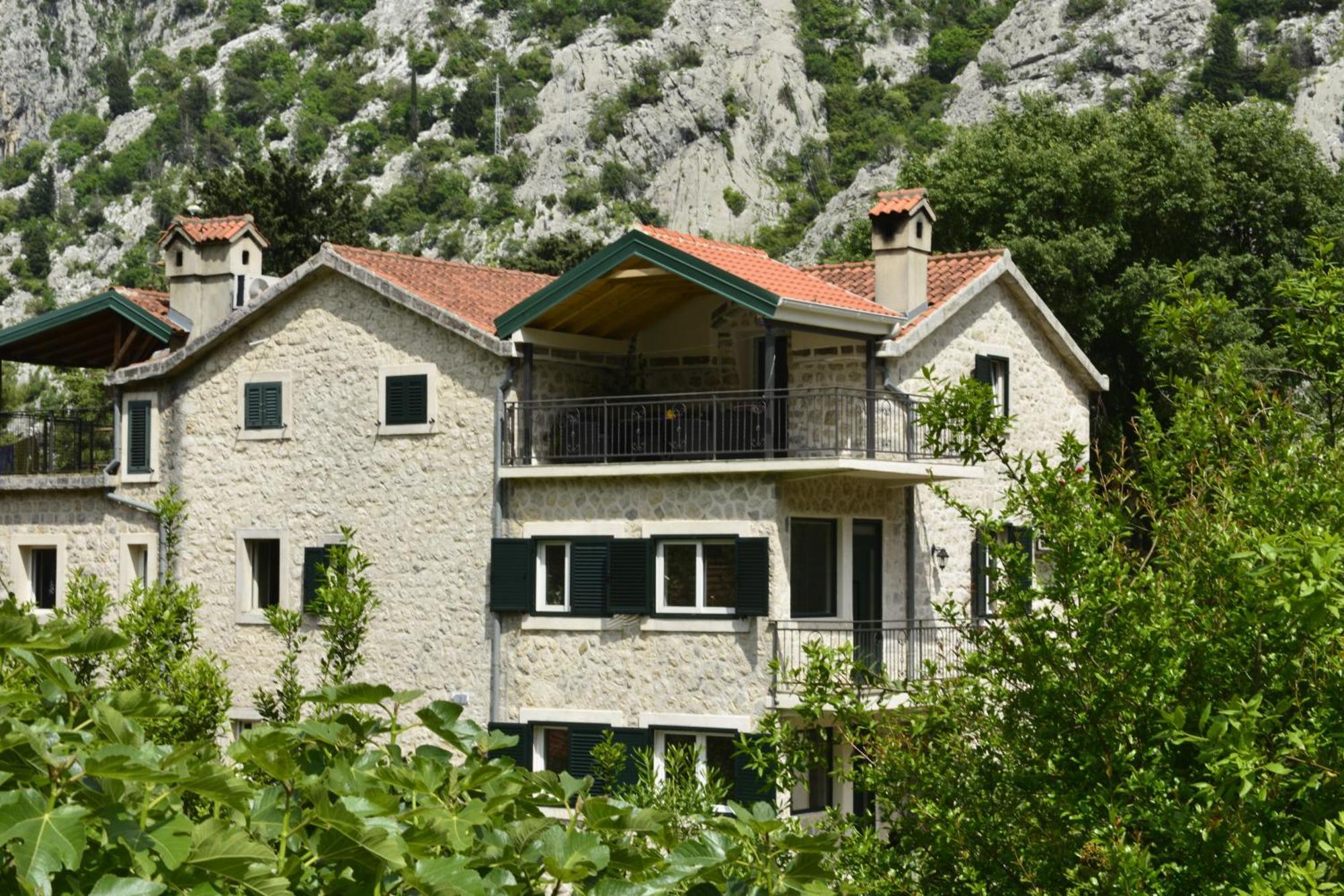 Villa Andrea Apartments With Parking Kotor Exterior photo