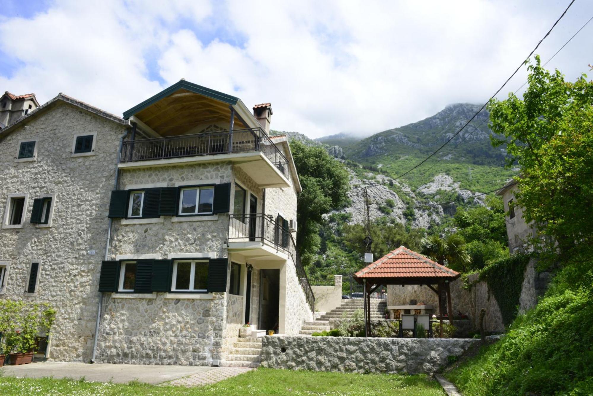 Villa Andrea Apartments With Parking Kotor Exterior photo