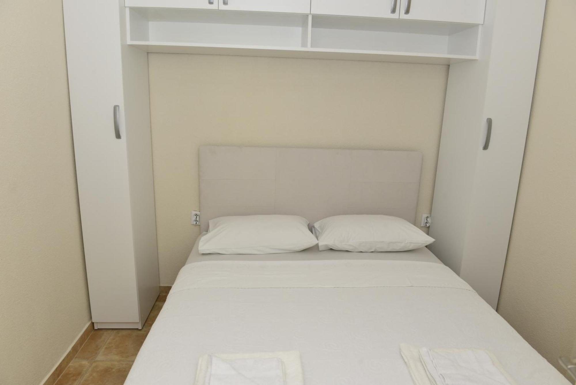 Villa Andrea Apartments With Parking Kotor Room photo