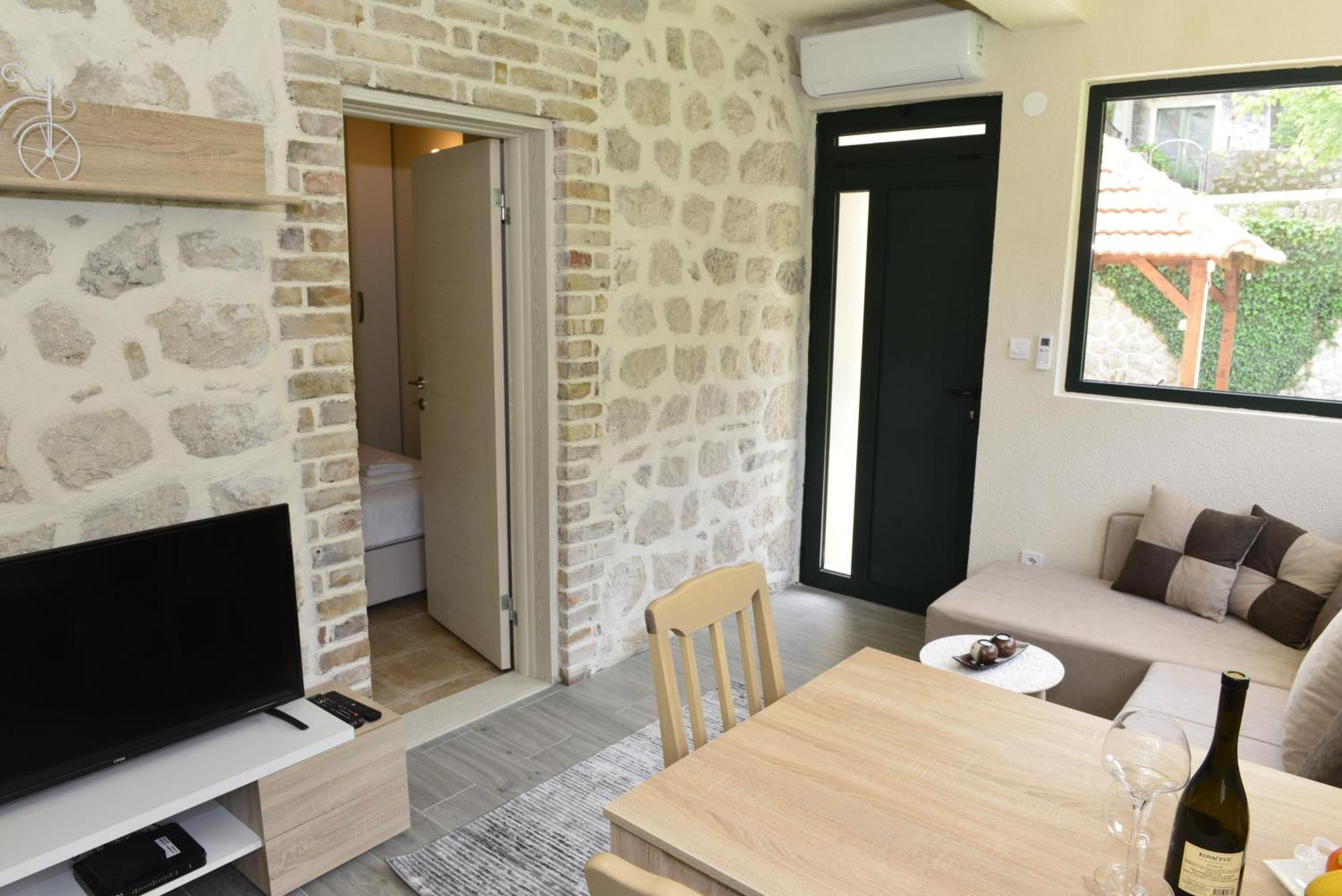 Villa Andrea Apartments With Parking Kotor Room photo