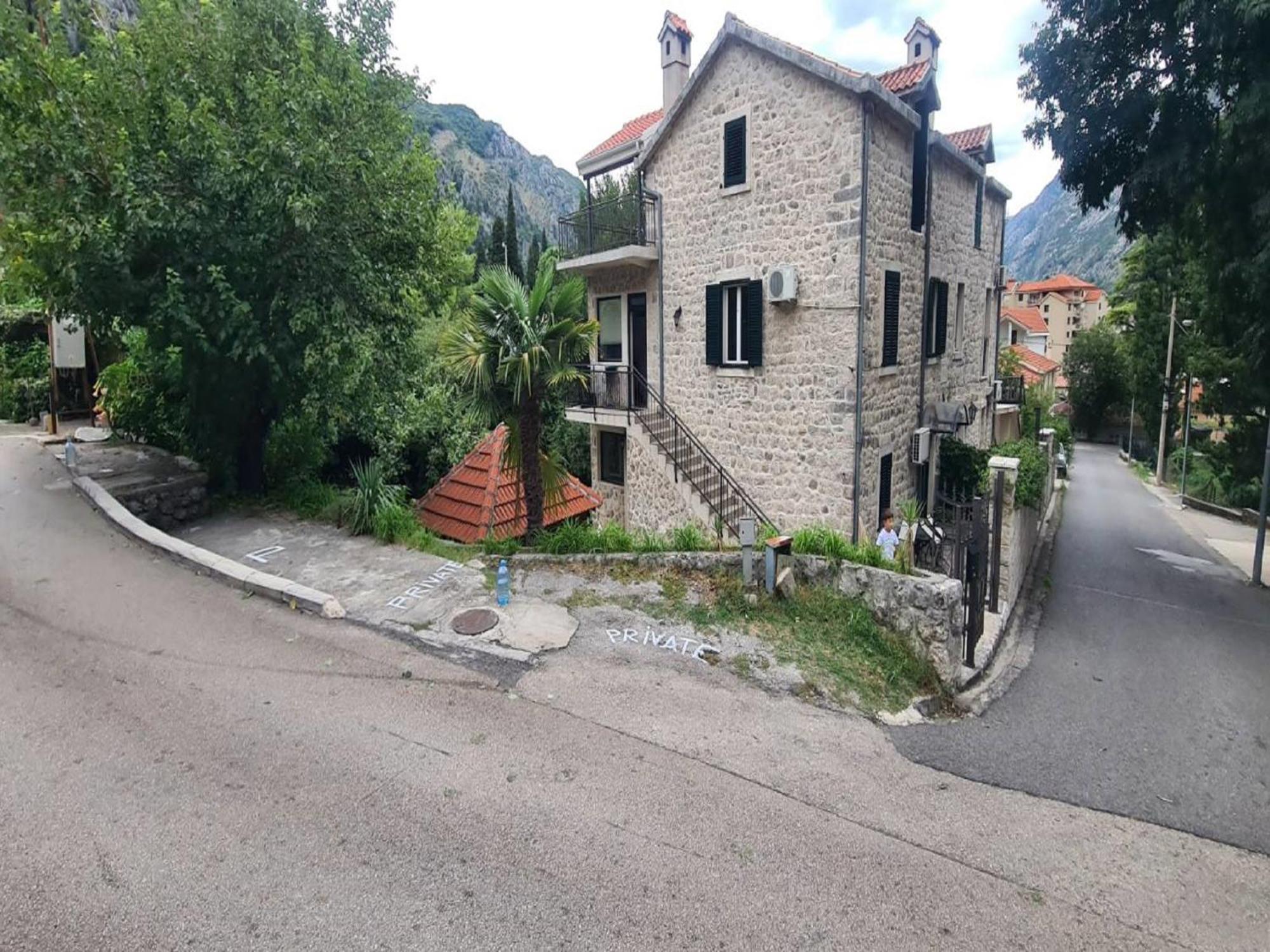 Villa Andrea Apartments With Parking Kotor Exterior photo